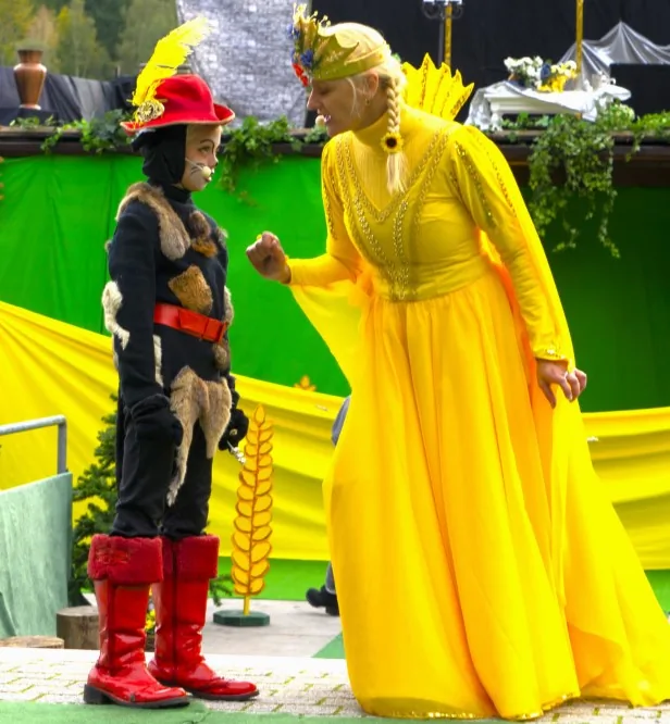 Märchen Musical Bild - /maerchenmusical/bilder_auffuehrungen/Der_gestiefelte_Kater/Der_gestiefelte_Kater_08_small666.webp