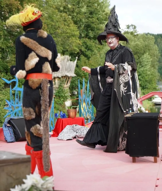 Märchen Musical Bild - /maerchenmusical/bilder_auffuehrungen/Der_gestiefelte_Kater/Der_gestiefelte_Kater_19_small666.webp