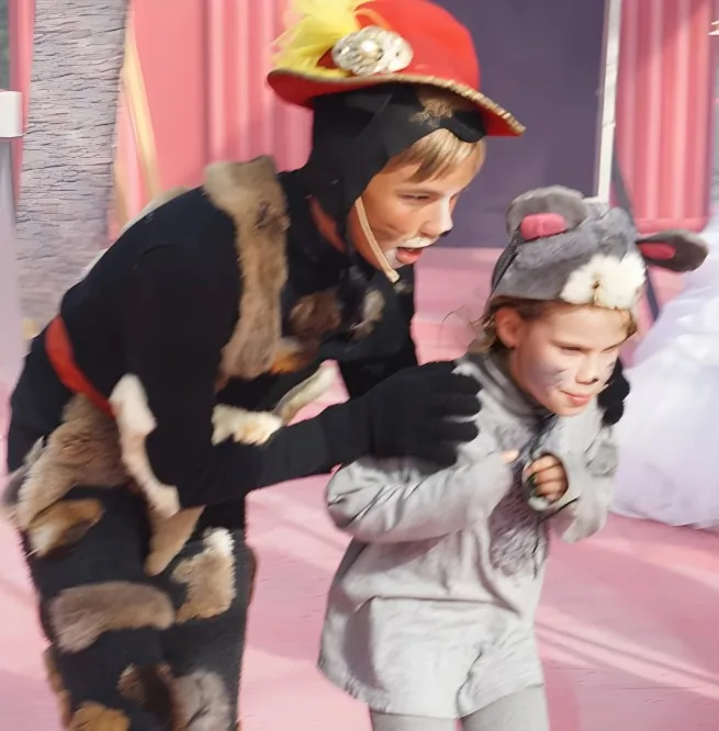 Märchen Musical Bild - /maerchenmusical/bilder_auffuehrungen/Der_gestiefelte_Kater/Der_gestiefelte_Kater_20_small666.webp
